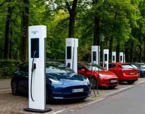 Общественные зарядные станции для электромобилей